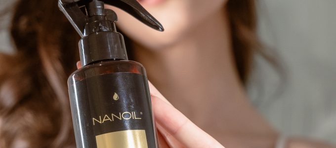 Am testat un produs de ridicare a părului de la rădăcini: Nanoil Hair Volume Enhancer